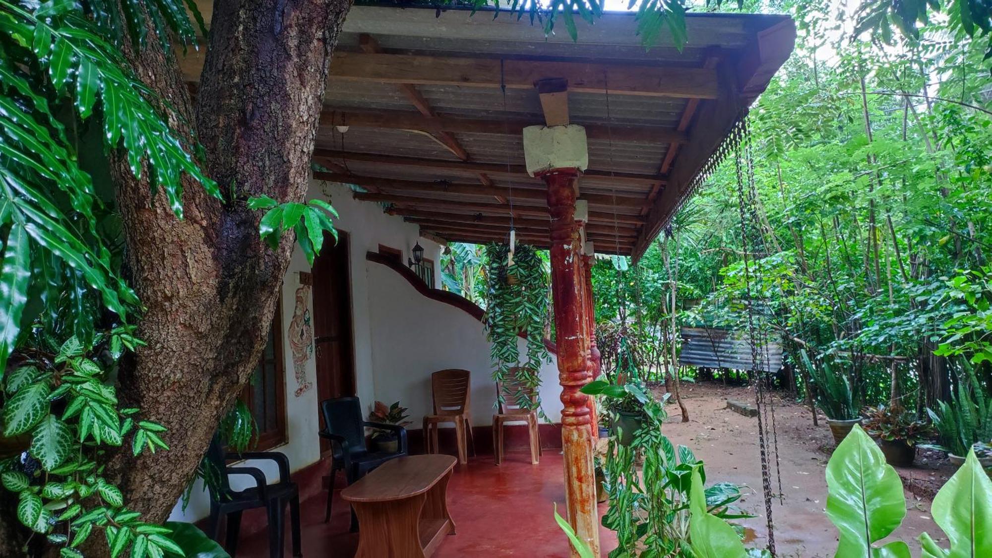 Hotel Jaana Guest à Sigirîya Extérieur photo